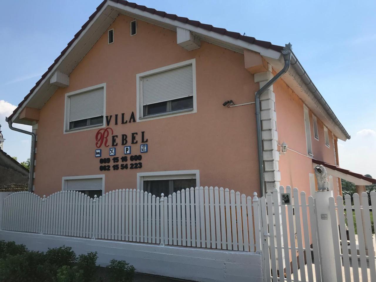 Guesthouse Rebel Deliblato Zewnętrze zdjęcie